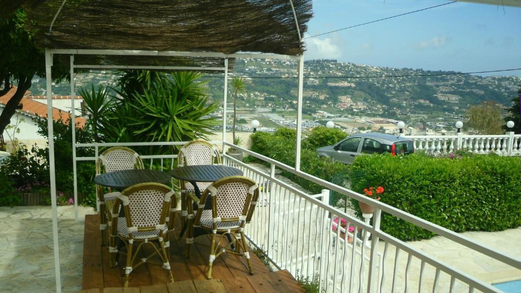 Auberge Villa Montaleigne Saint-Laurent-du-Var Ngoại thất bức ảnh