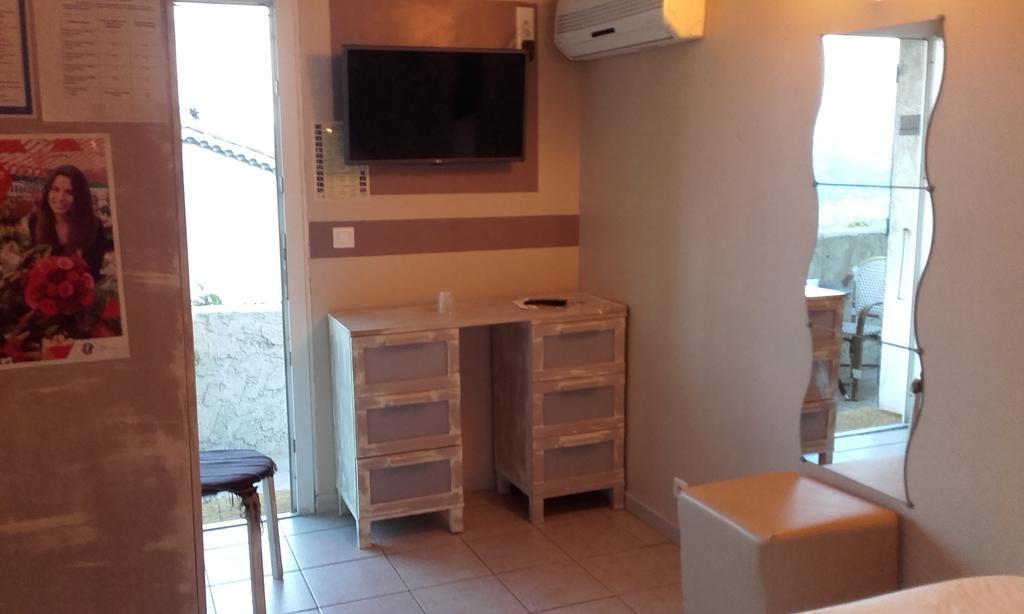 Auberge Villa Montaleigne Saint-Laurent-du-Var Ngoại thất bức ảnh