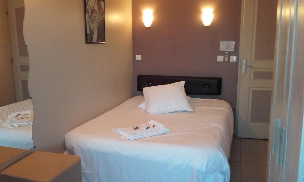 Auberge Villa Montaleigne Saint-Laurent-du-Var Ngoại thất bức ảnh
