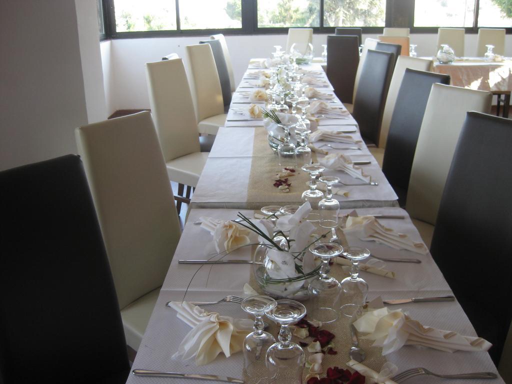 Auberge Villa Montaleigne Saint-Laurent-du-Var Ngoại thất bức ảnh