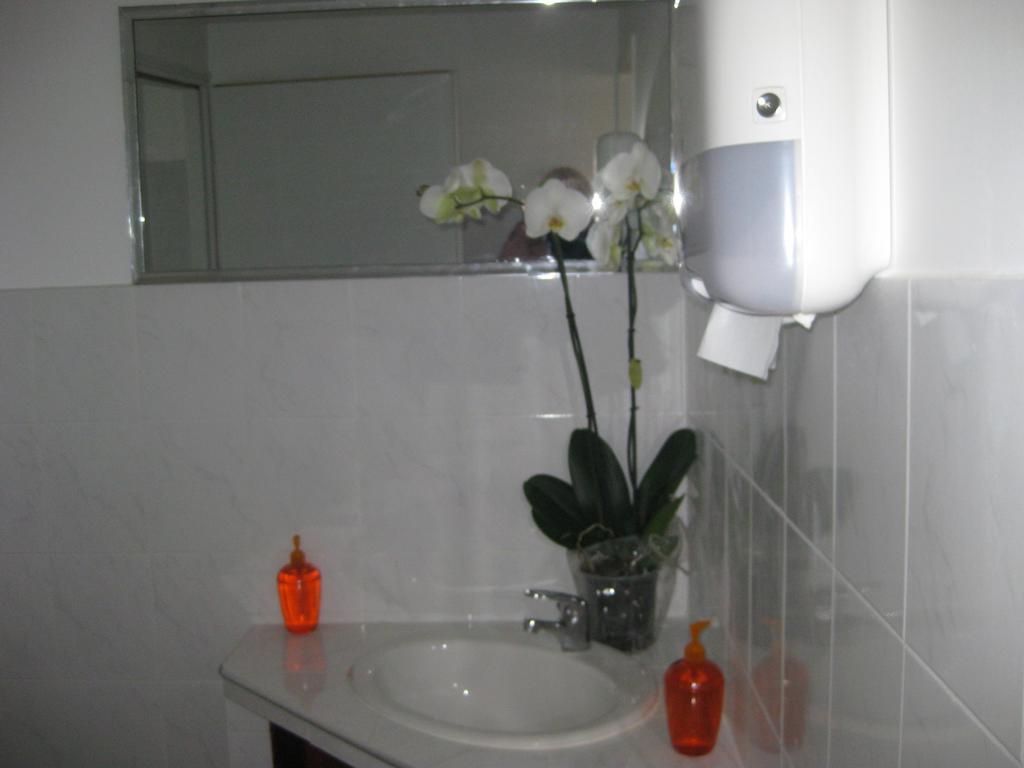 Auberge Villa Montaleigne Saint-Laurent-du-Var Ngoại thất bức ảnh